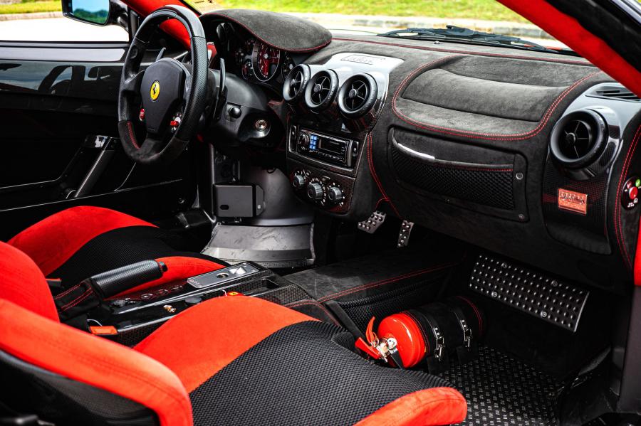 Интерьер Ferrari 430 Scuderia 2009 года  (NA) (фото 70 из 87)